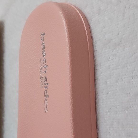 J Slides Beach Slides Fredo - Picture 10 of 12